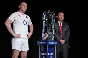 New England captain Dylan Hartley poses next to the trophy with coach Eddie Jones at the Six Nations rugby tournament launch at the Hurlingham Club on January 27th 2016 in London (Photo by Tom Jenkins/Getty Images)