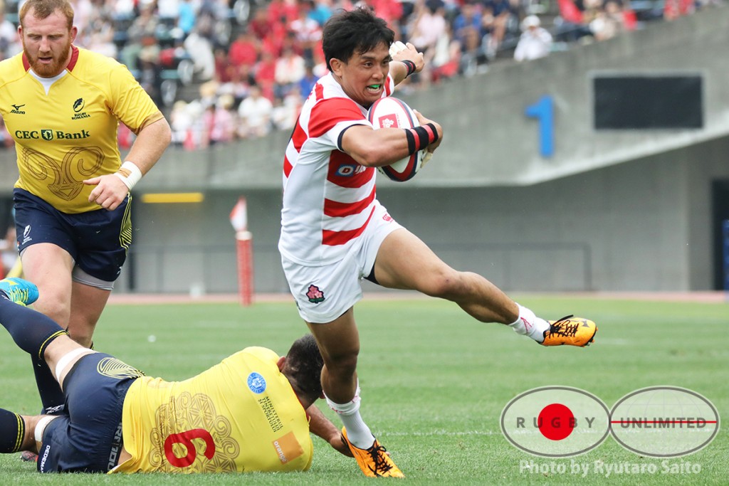 日本代表SO小倉順平選手はこの試合のプレースキック成功率100％。アシストも決めるなど大活躍でした。